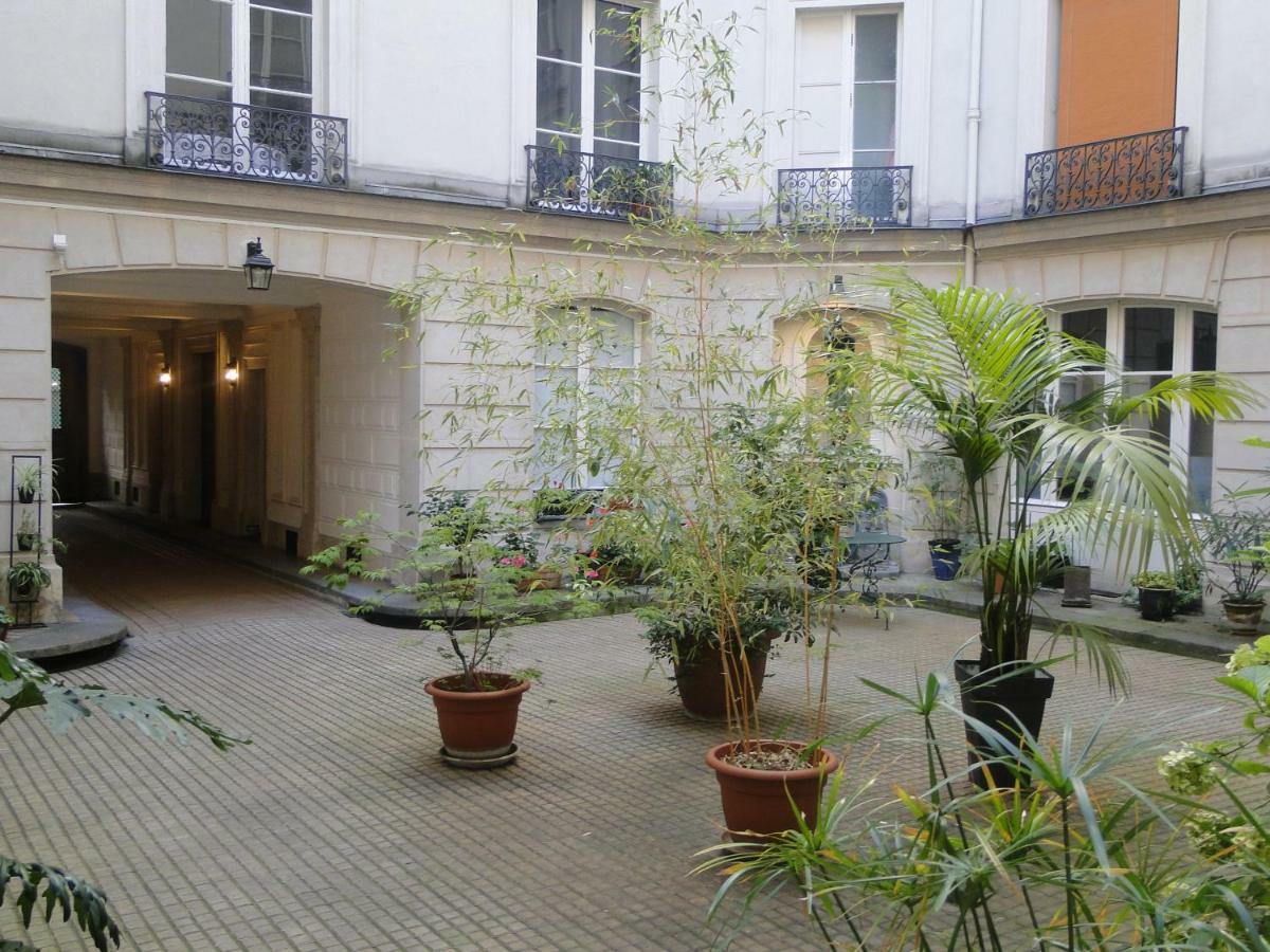 Appartement Odeon A 5 Minutes De La Seine Paris Luaran gambar